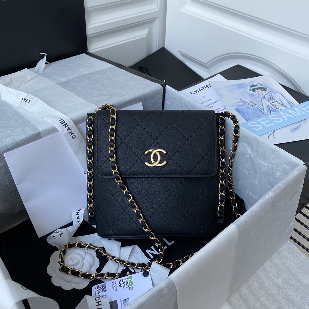 Ch**el small hobo bag calfskin & gold-tone metal black as2542 19 x 23 x 7 cm