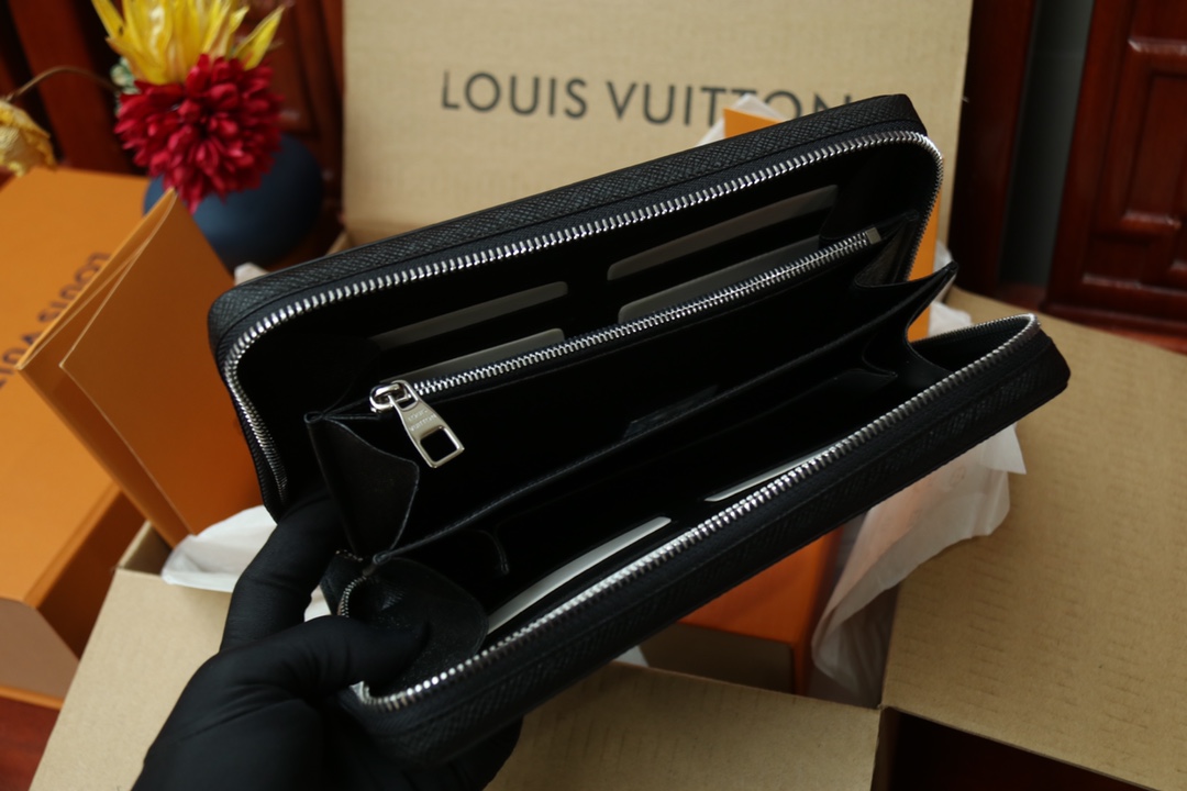 l0vis Vvtt0n zippy xl wallet taiga leather m44275 23 x 15 x 4 cm