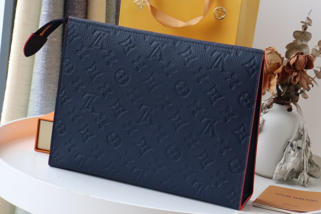 l0vis Vvtt0n pochette voyage monogram eclipse in black and red m61692 26 x 20 x 5 cm