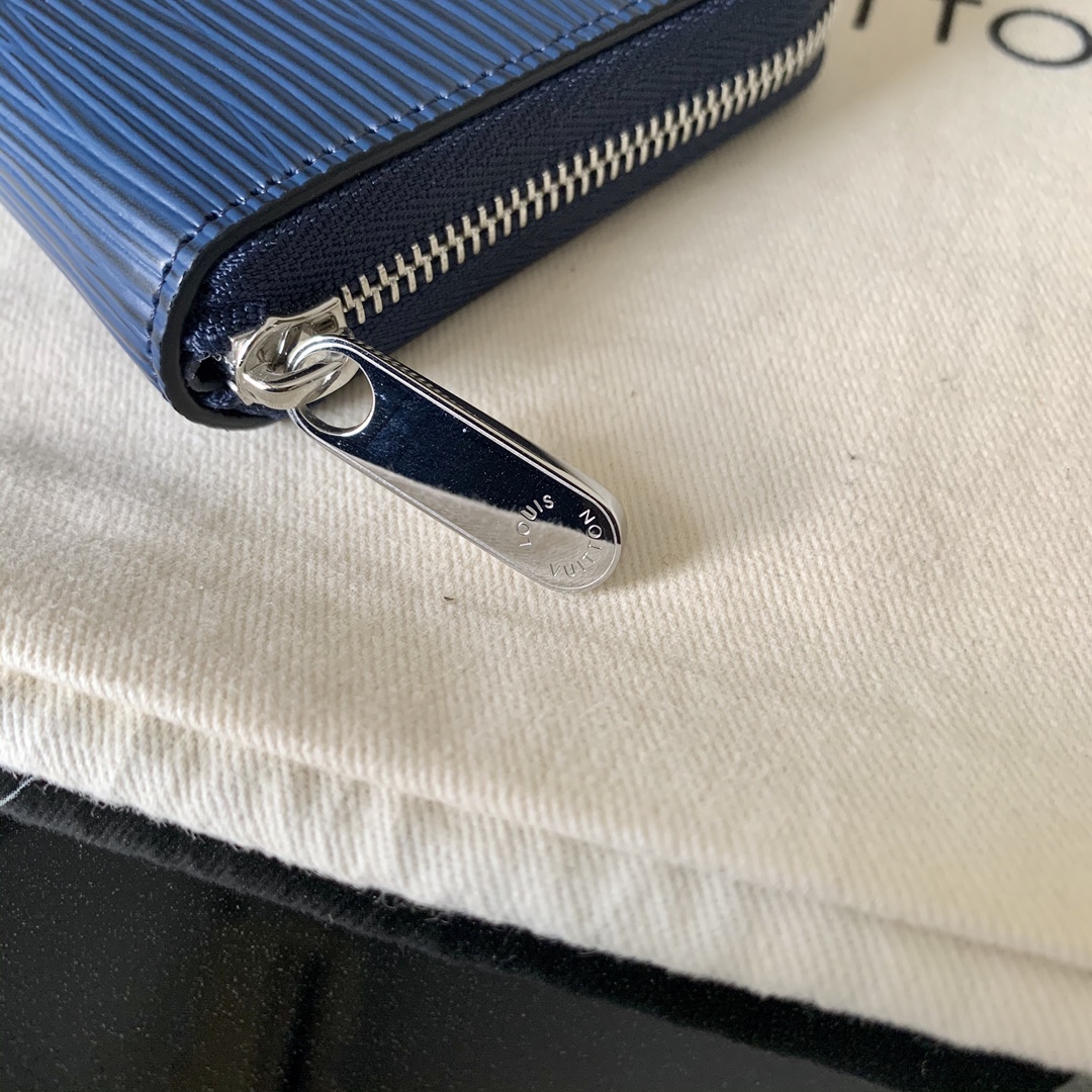 l0vis Vvtt0n zippy coin purse epi leather indigo m60384 11 x 8.5 x 2 cm