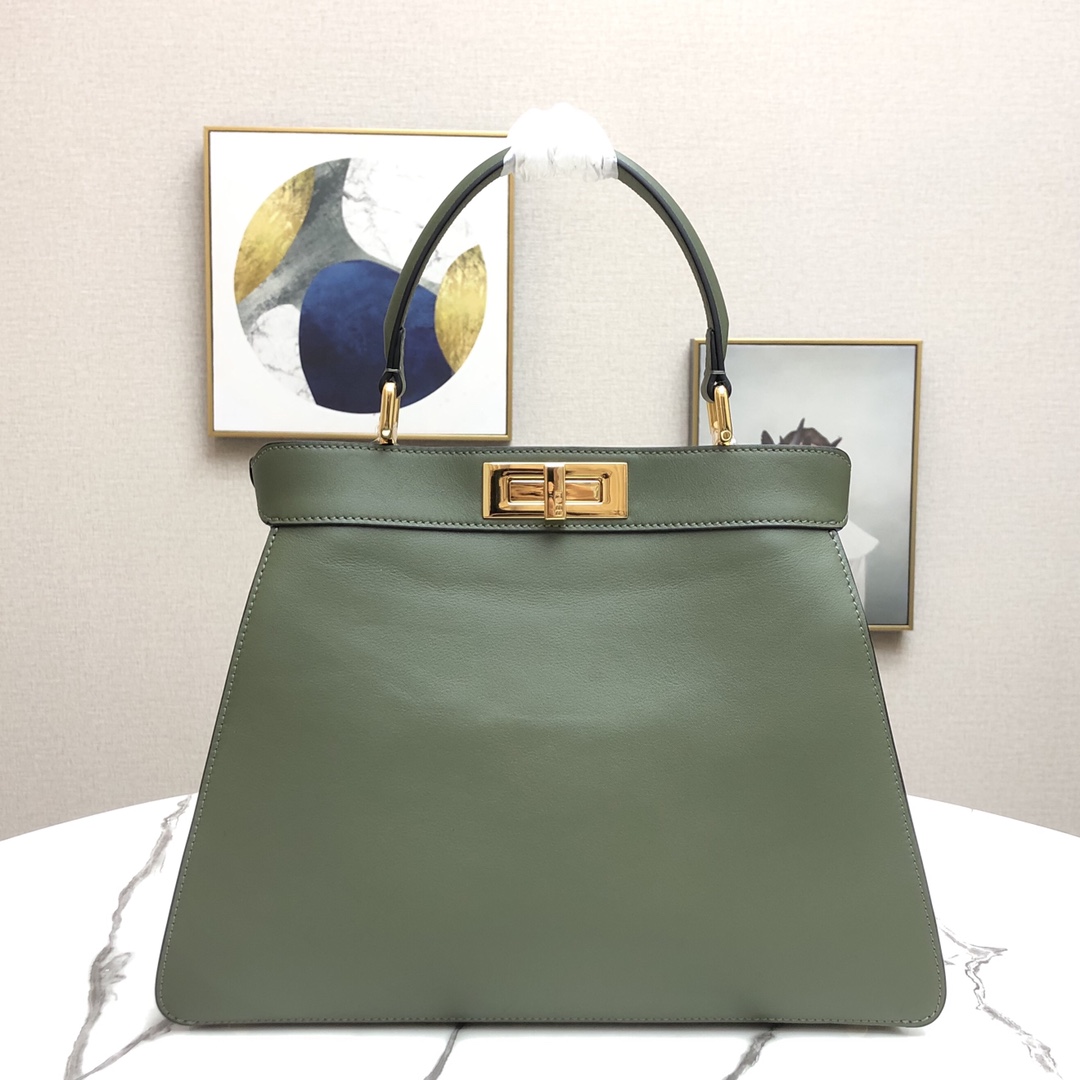 F**di peekaboo iseeu medium green leather bag 8bn321a6v3f1e8j 33.5 x 25.5 x 13 cm