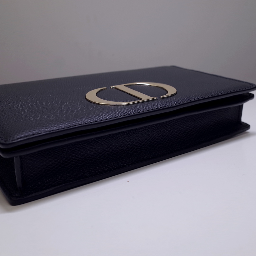 D10r 2-in-1 30 montaigne pouch black grained calfskin s2086obae 19 x 12.5 x 4 cm