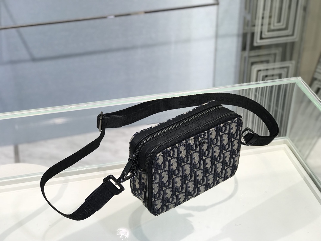 D10r pouch with shoulder strap beige and black D10r oblique jacquard 2obbc119yse 17 x 12.5 cm