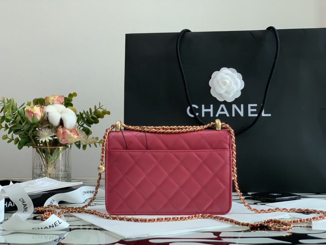 Ch**el wallet on chain calfskin & gold-tone metal red ap2289 19cm