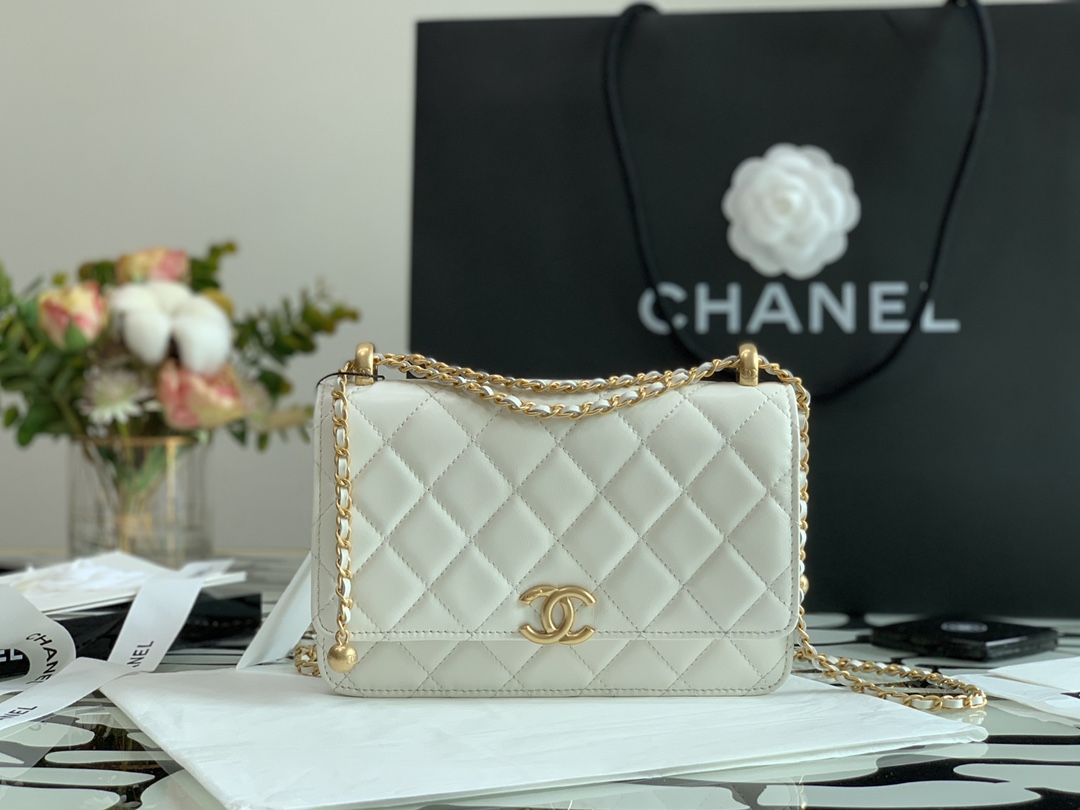 Ch**el wallet on chain calfskin & gold-tone metal white ap2289 19cm