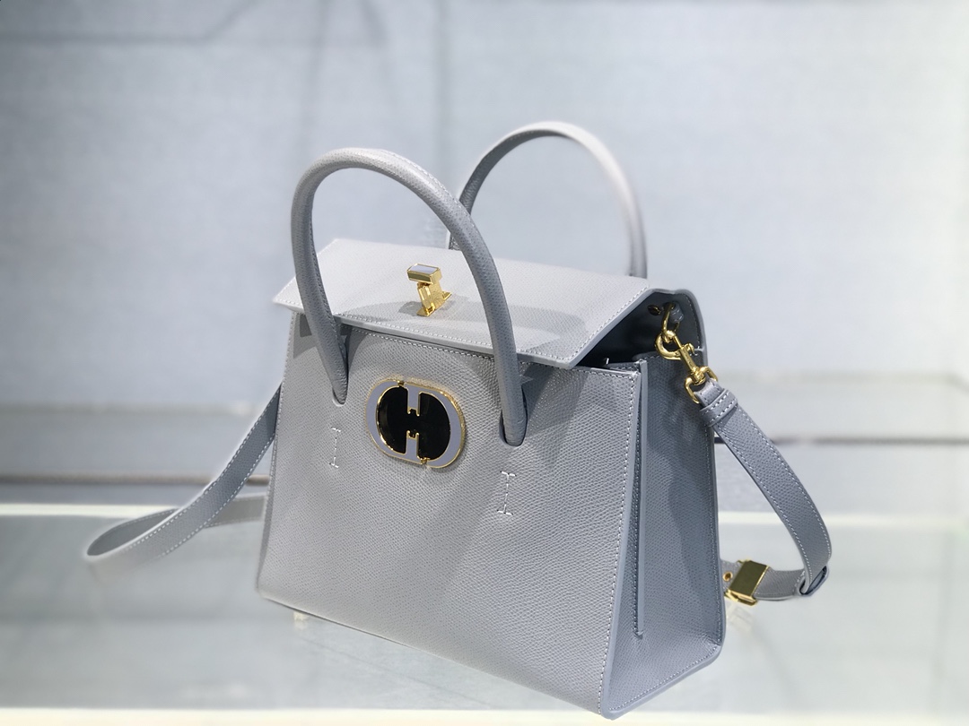 D10r medium st honorÉ tote sky blue grained calfskin m9321 25 x 19 x 12 cm