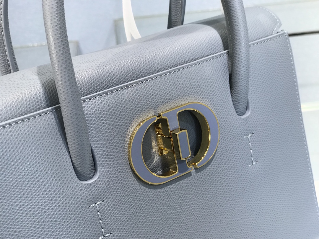 D10r medium st honorÉ tote sky blue grained calfskin m9321 25 x 19 x 12 cm