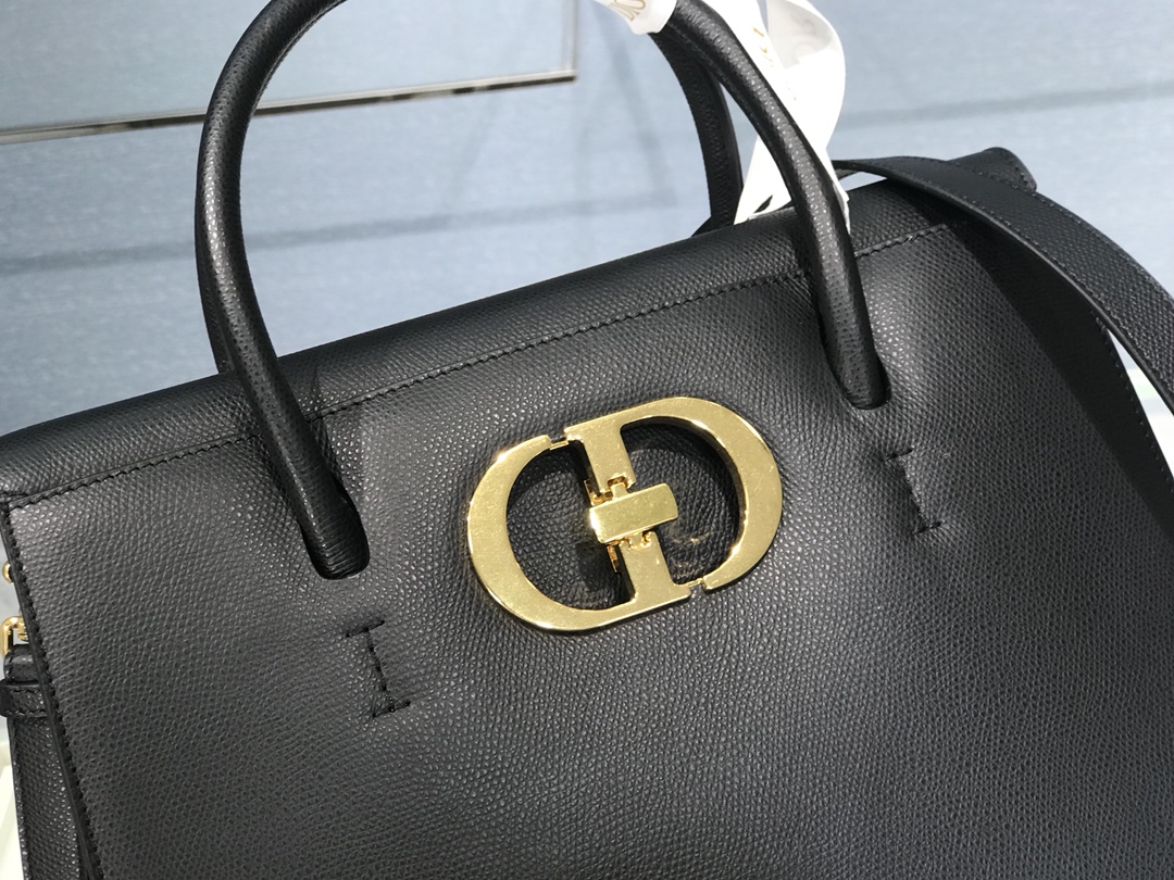 D10r large st honorÉ tote black grained calfskin m9306 30 cm