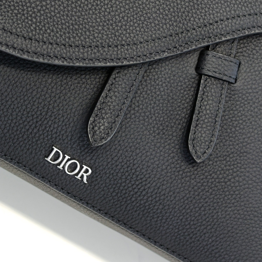 D10r saddle messenger bag black grained calfskin 1adme133ymj 35 x 24 x 6 cm
