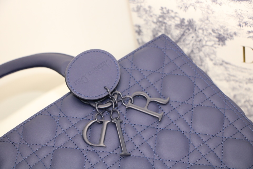 d10r large lady d10r bag De*1m ultramatte cannage calfskin m0566 32 x 25 x 11 cm