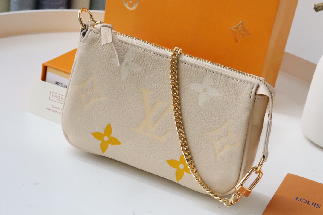 l0vis Vvtt0n mini pochette accessoires monogram empreinte leather yellow m80501 15.5 x 10.5 x 4 cm