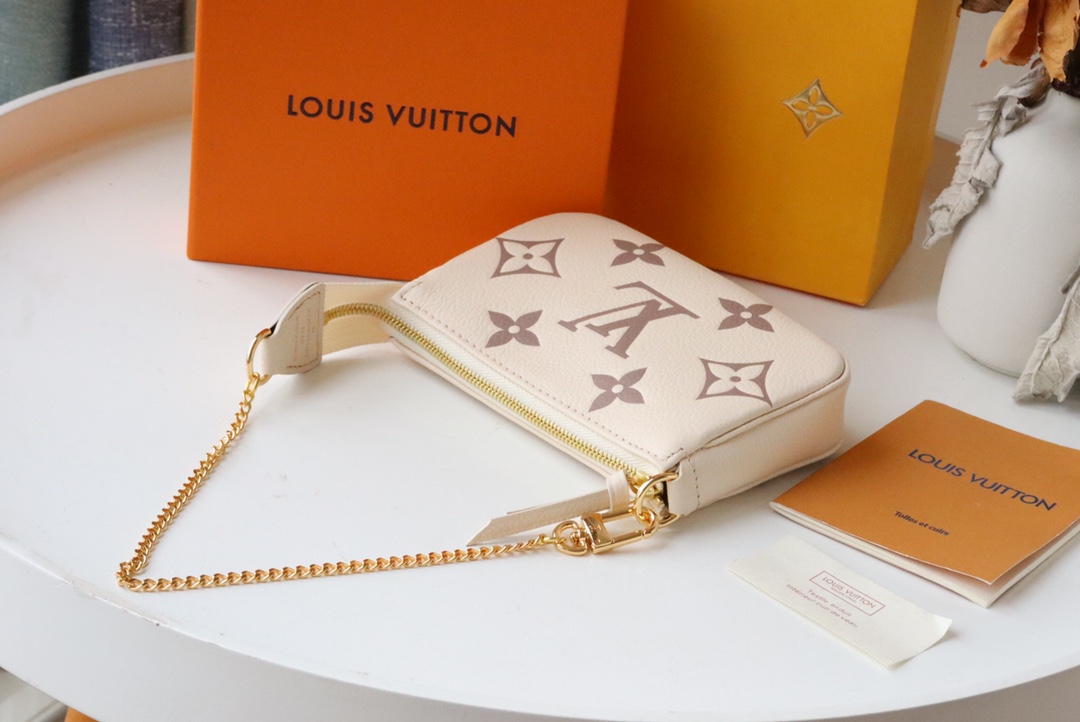 l0vis Vvtt0n mini pochette accessoires bicolor monogram empreinte leather white m80732 15.5 x 10.5 x 4 cm