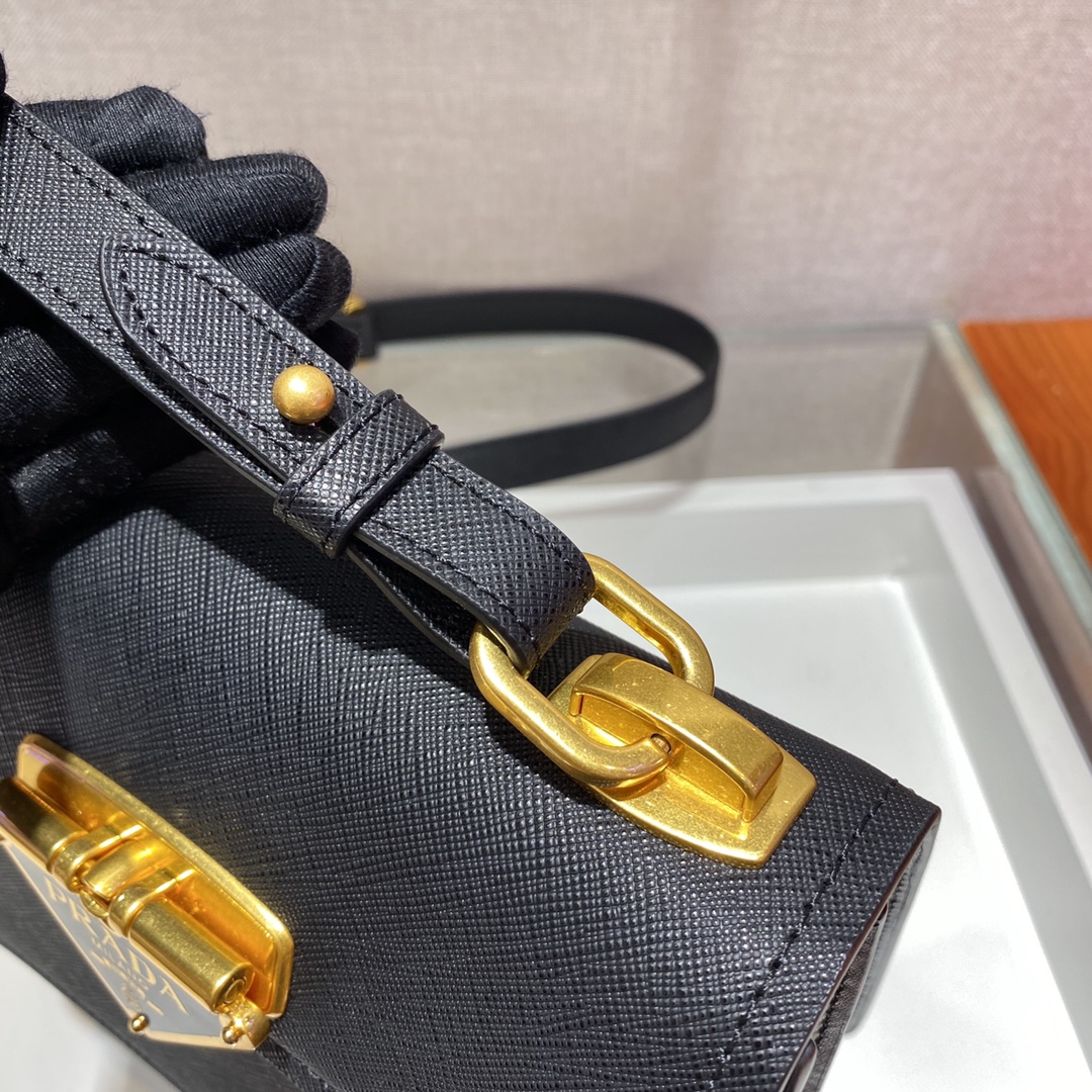 Pra*a saffiano leather symbole bag black 1bd270 20 x 14 x 7 cm