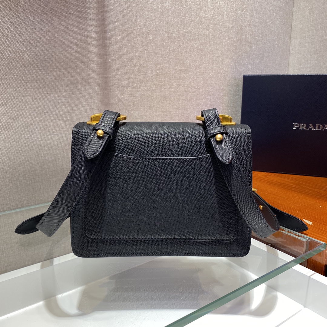 Pra*a saffiano leather symbole bag black 1bd270 20 x 14 x 7 cm