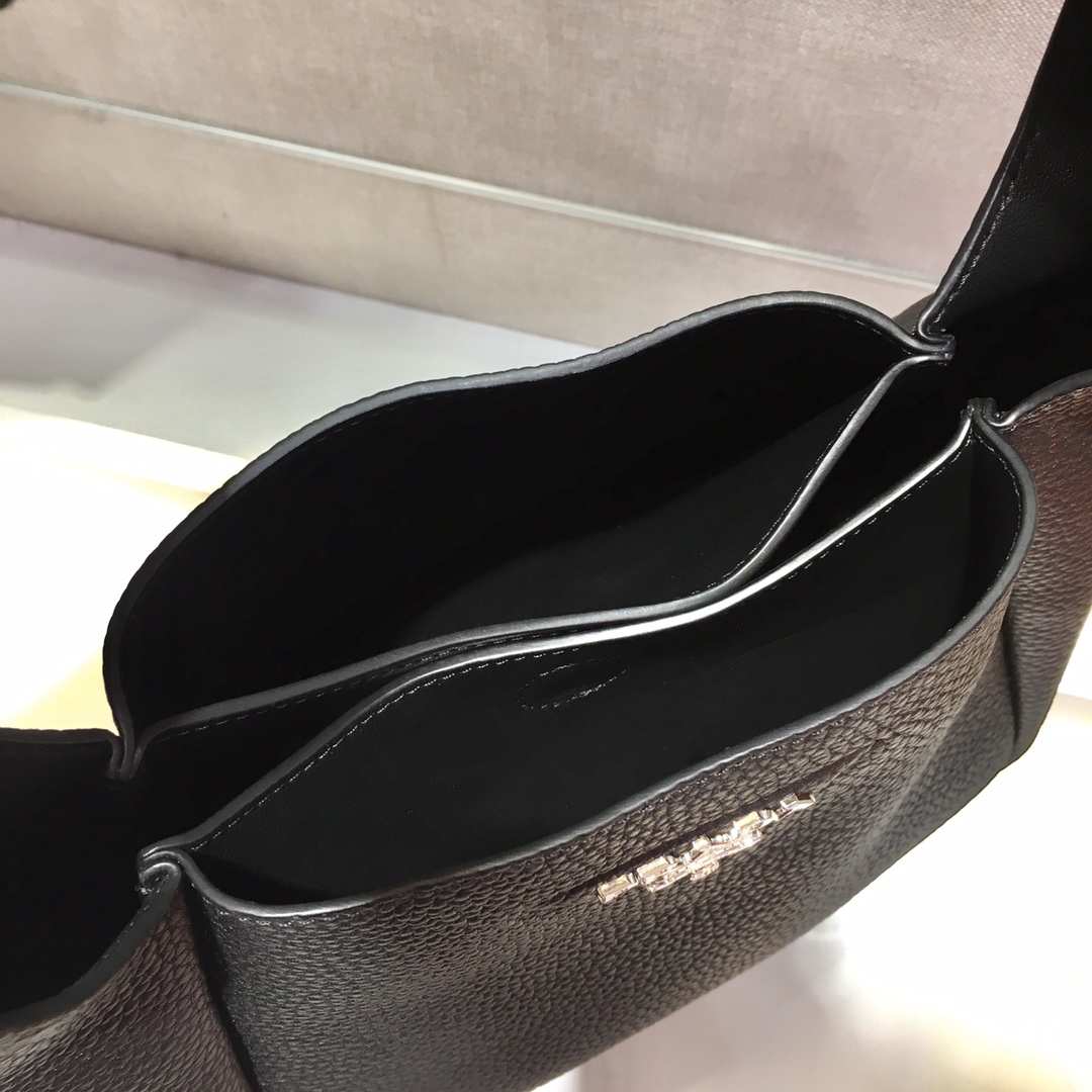 Pra*a leather handbag black 1bc127 23 x 21 x 13 cm