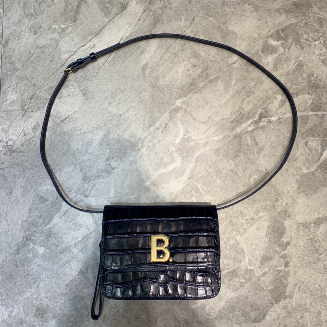 Ba1en*iaga women's b. small bag in navy 6181561 18.5 x 7 x 14 cm