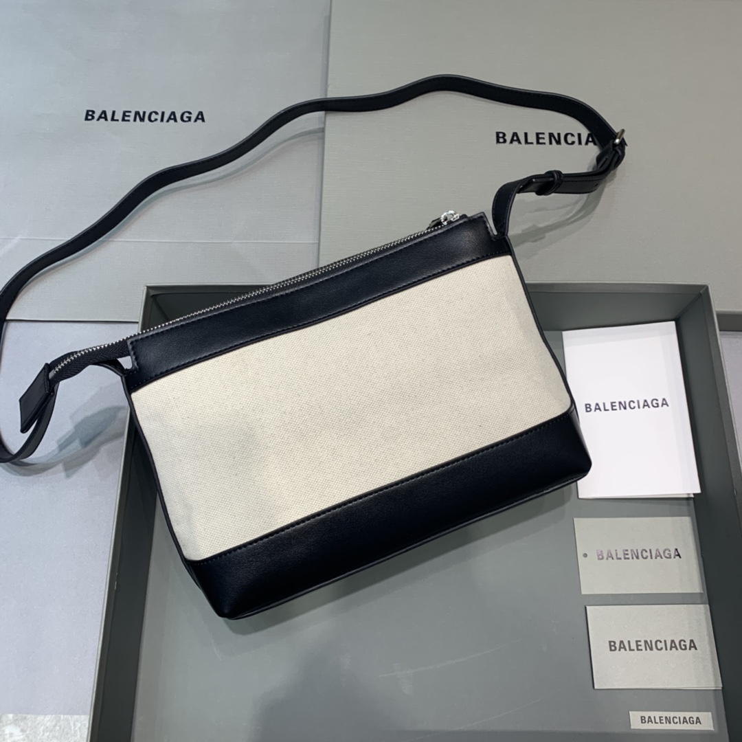 Ba1en*iaga leather trimmed canvas shoulder bag in white 26 x 7 x 19 cm