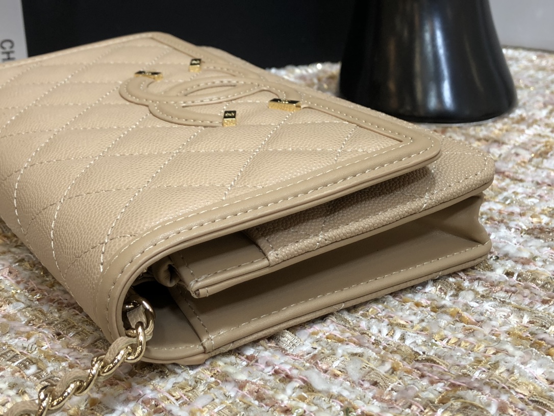 Ch**el cc filigree woc grain leather creme a84451 19.5 × 3.5 × 12 cm