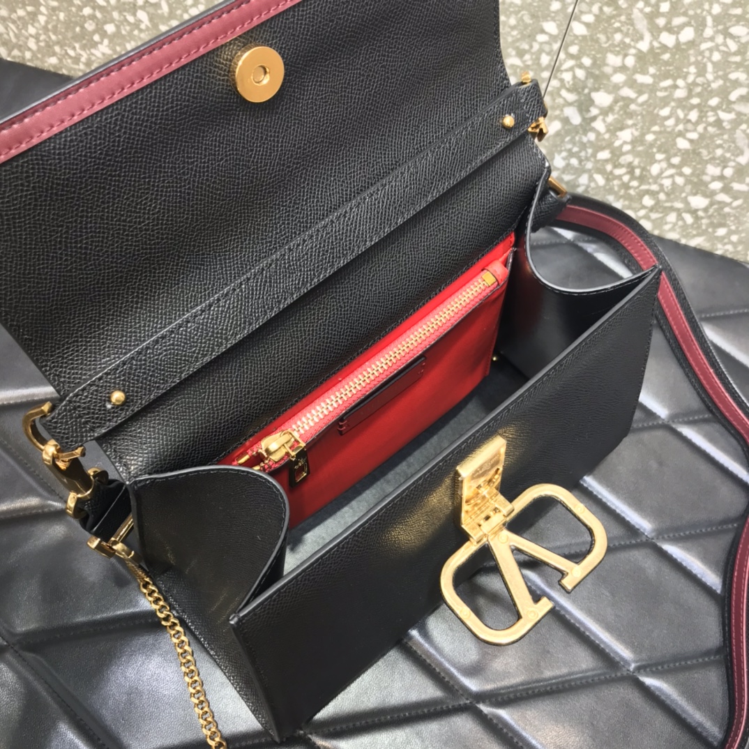 Va1e*ntin0 small vsling grainy calfskin handbag black zw2b0f 25.5 x 12 x 19 cm