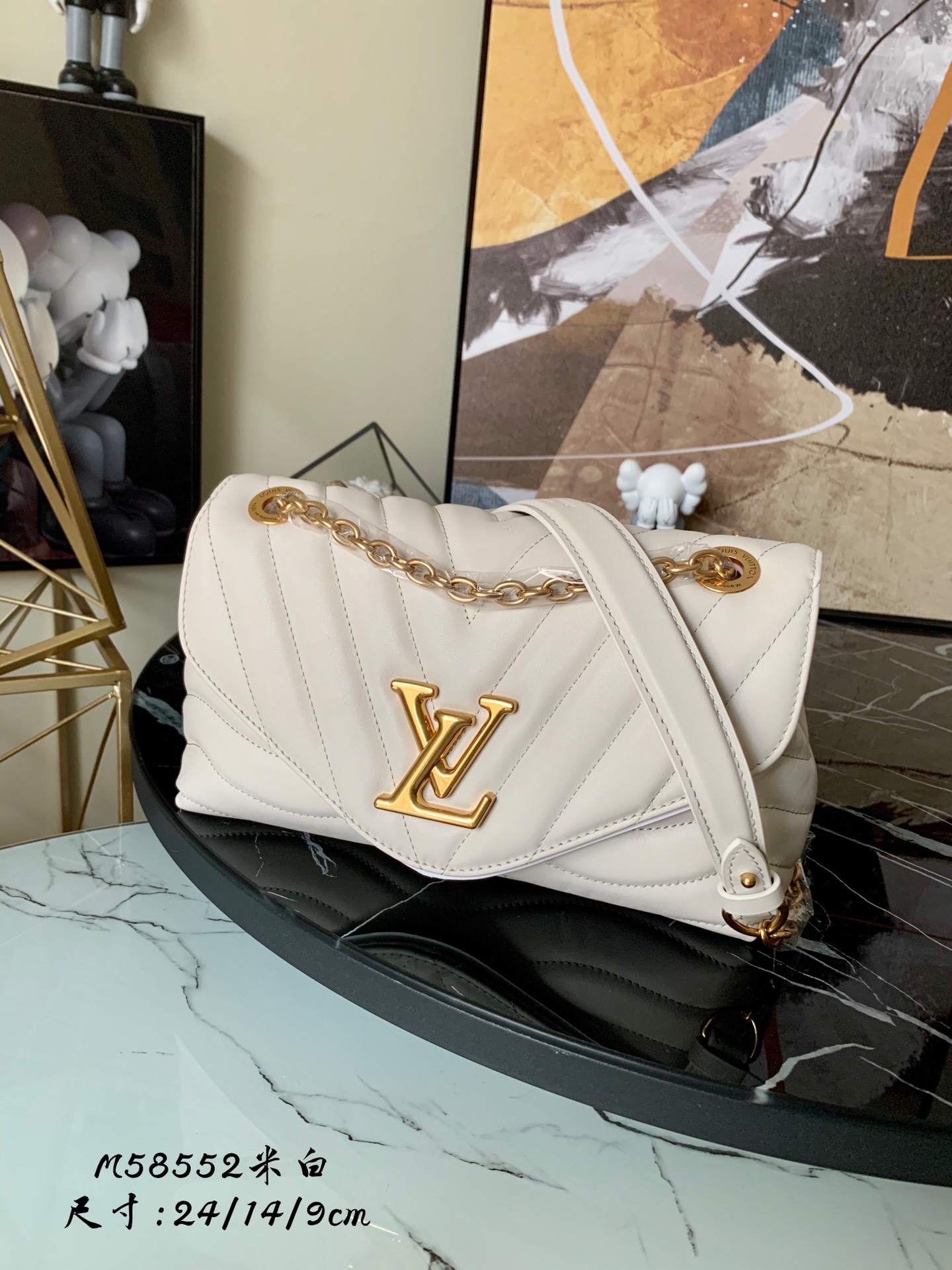 l0vis Vvtt0n new wave chain bag smooth cowhide leather ivoire m58549 24 x 14 x 9 cm