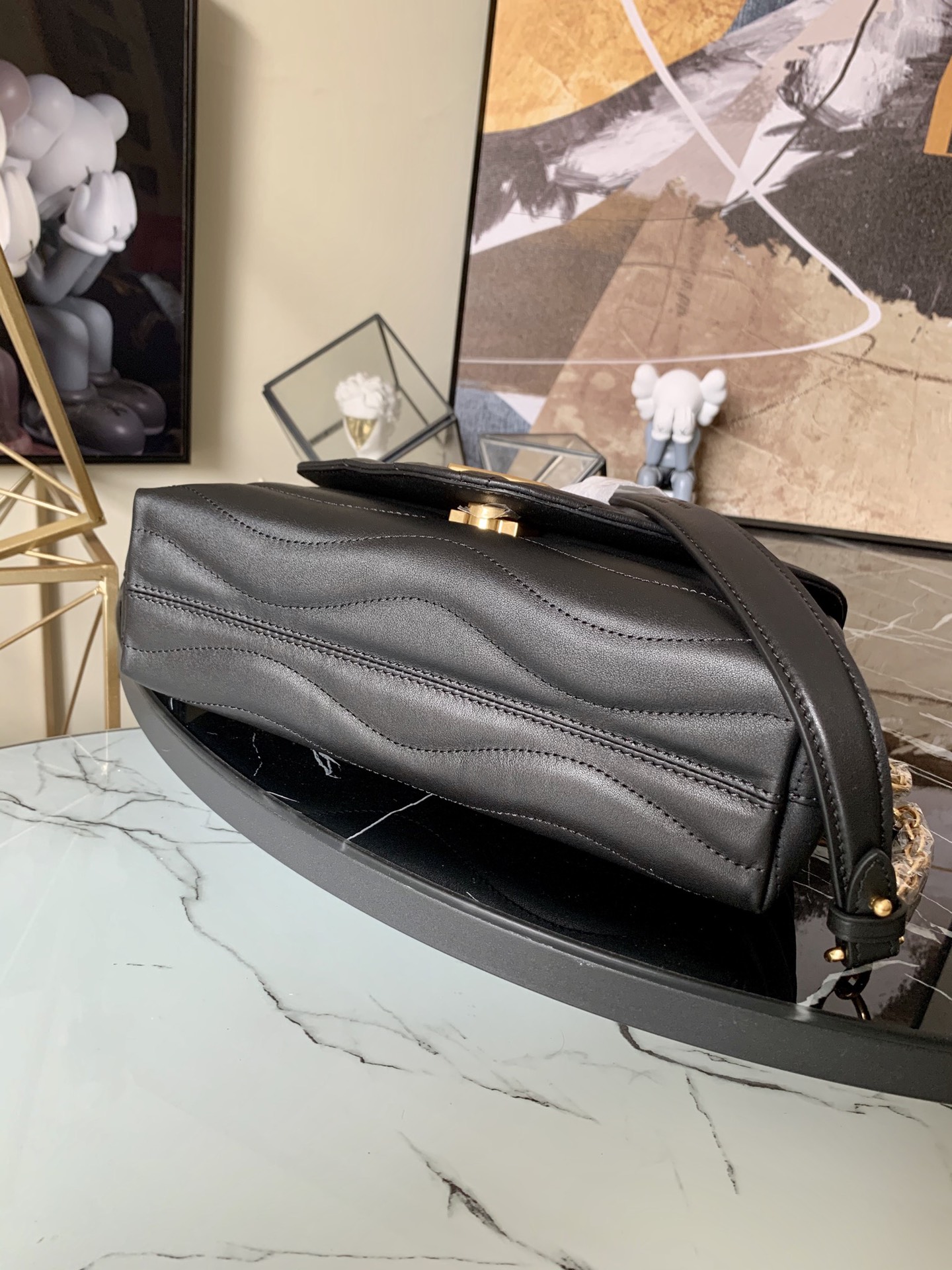 l0vis Vvtt0n new wave chain bag smooth cowhide leather black m58552 24 x 14 x 9 cm