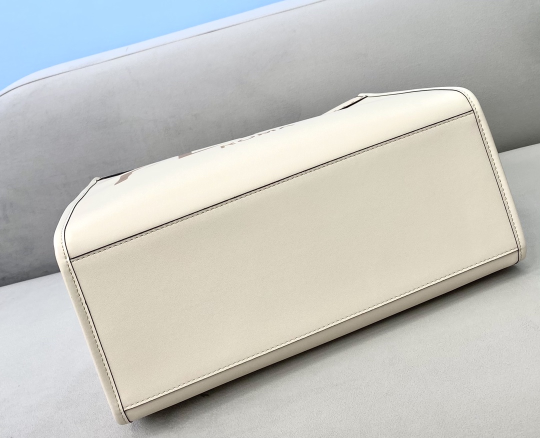 F**di medium sunshine leather shopper white 8bh386 36 x 13 x 32 cm