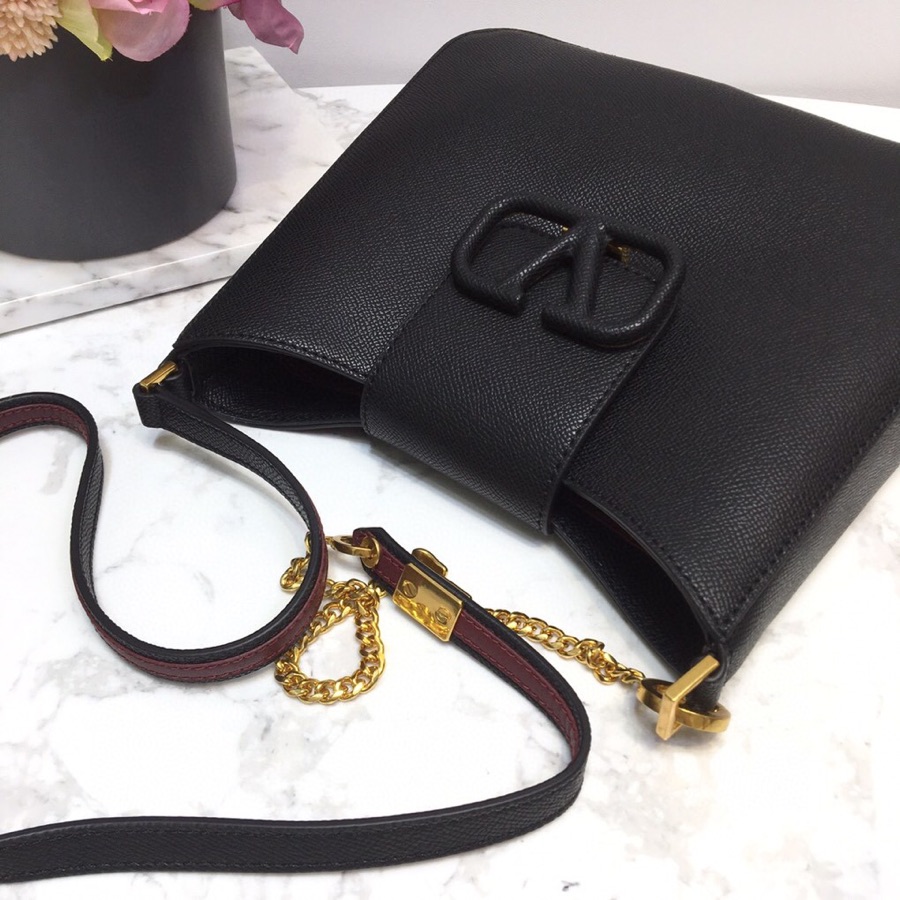 Va1e*ntin0 garavani vsling shoulder bag black wb0f17hfb 24 x 6 x 21 cm