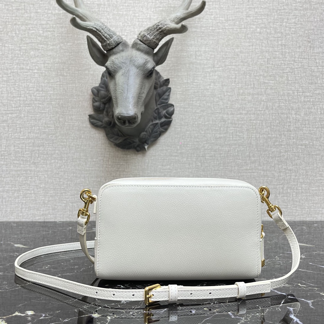 D10r saddle double pouch goatskin white s5668cceh 19 x 10.5 x 5 cm