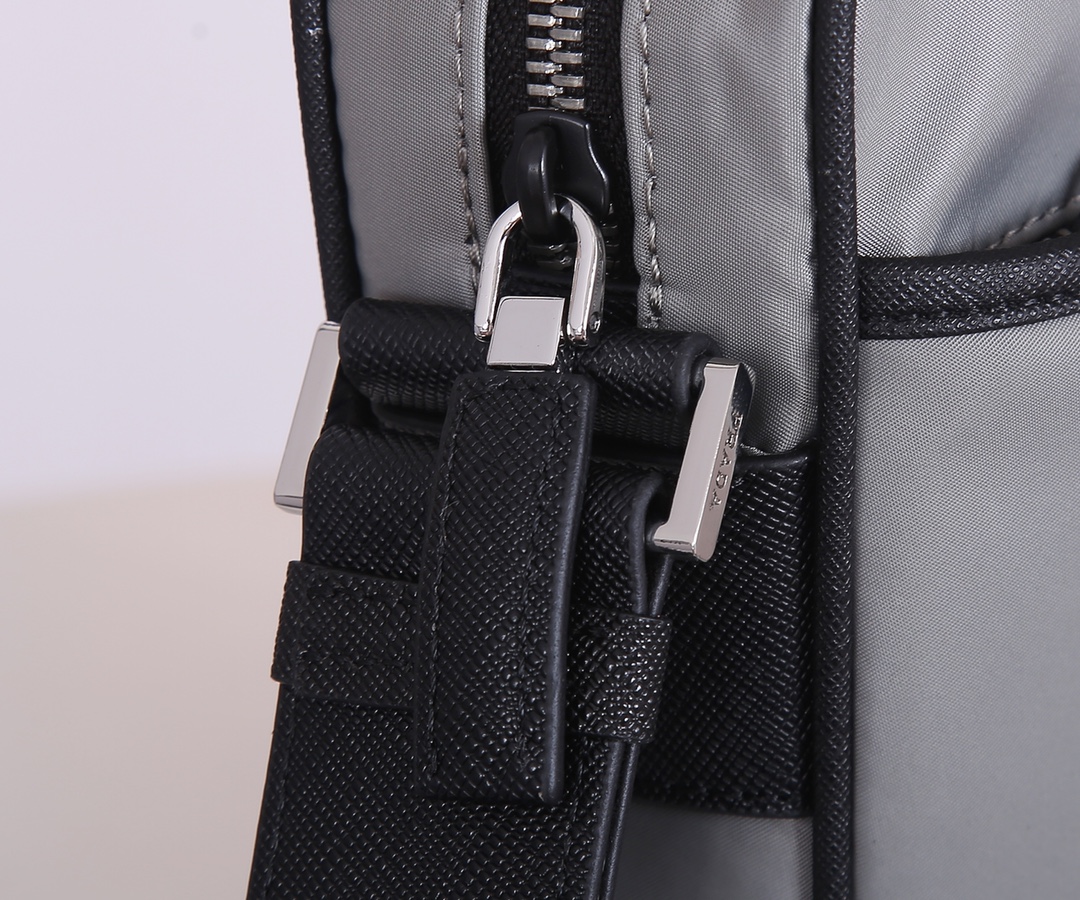 Pra*a re-nylon and saffiano leather shoulder bag grey 2vh112 20 x 16 x 5 cm