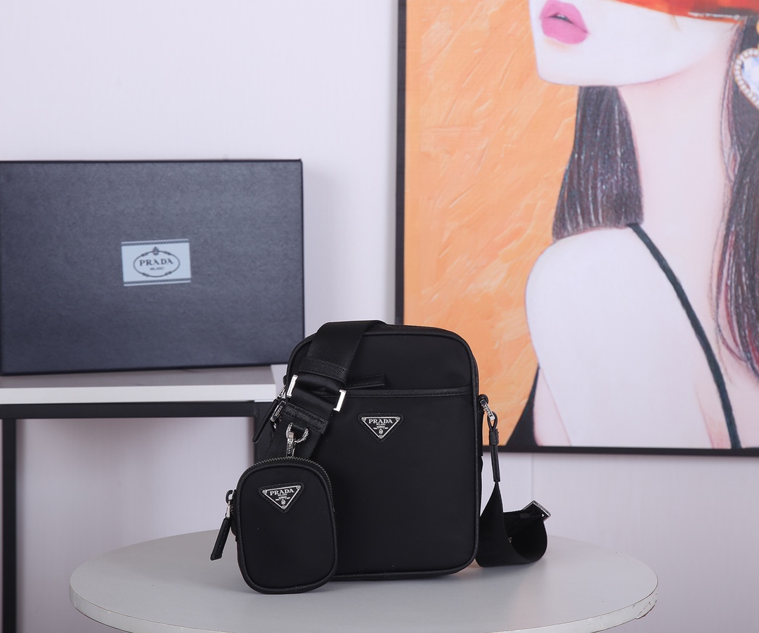 Pra*a re-nylon and saffiano leather shoulder bag black 2vh112 20 x 16 x 5 cm