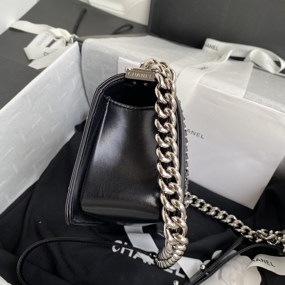 Ch**el small quilted lambskin metal hardware black a67086 12 x 20 x 8.5 cm