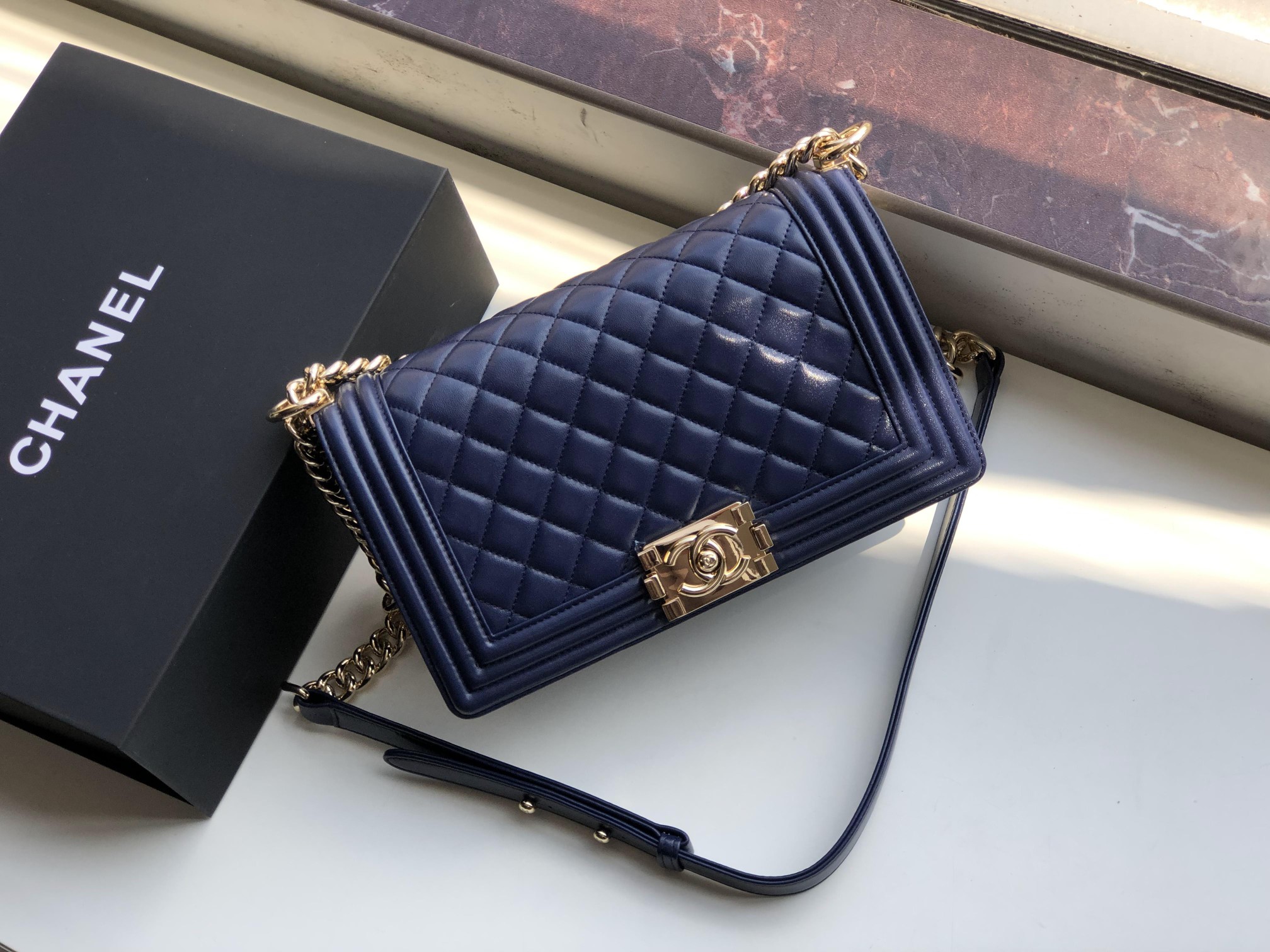Ch**el medium old classic boy bag lambskin navy blue a67086 25 cm