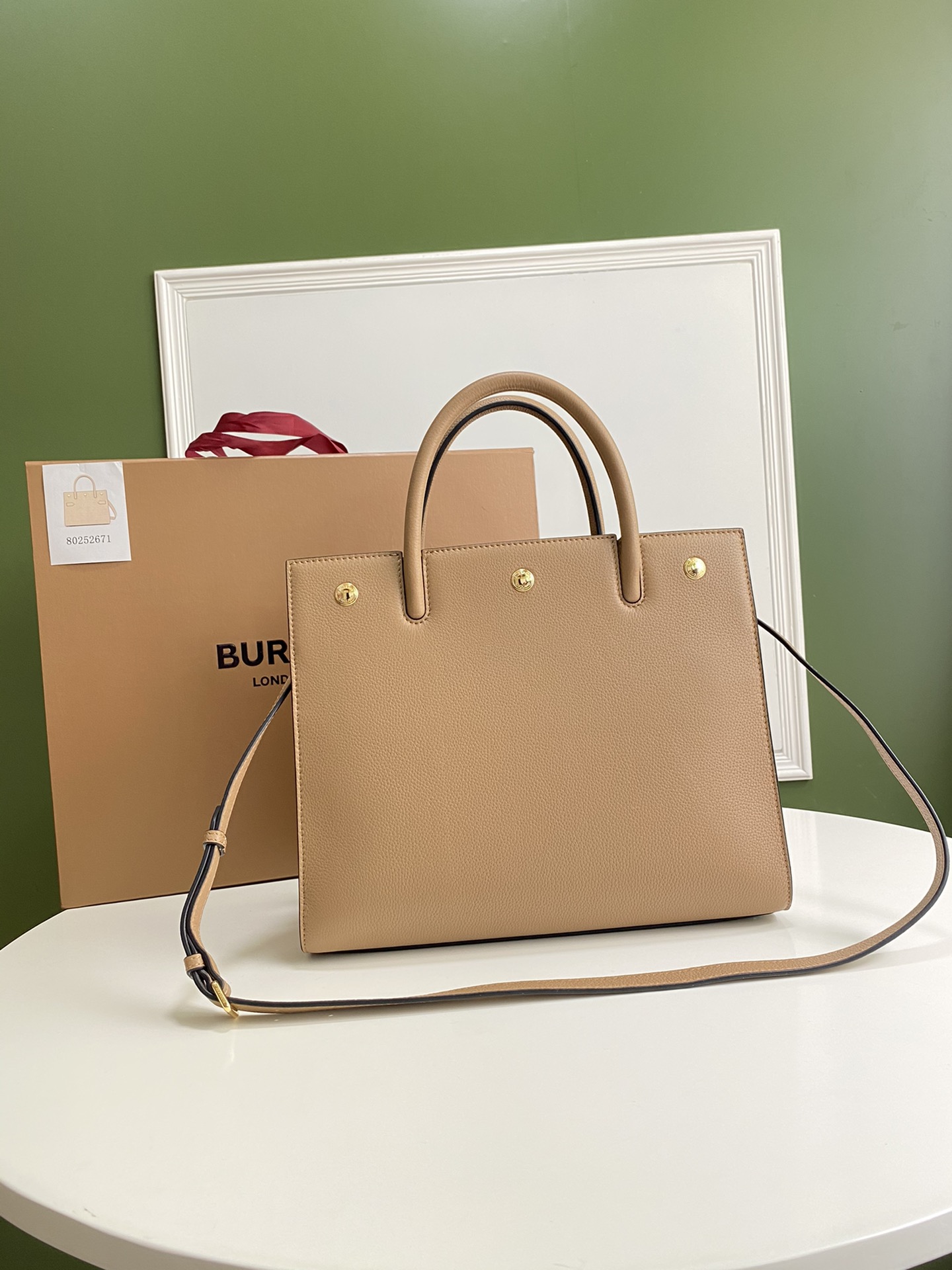 Bv*b*rry small leather two-handle title bag light beige 80246891 34 x 15 x 25 cm