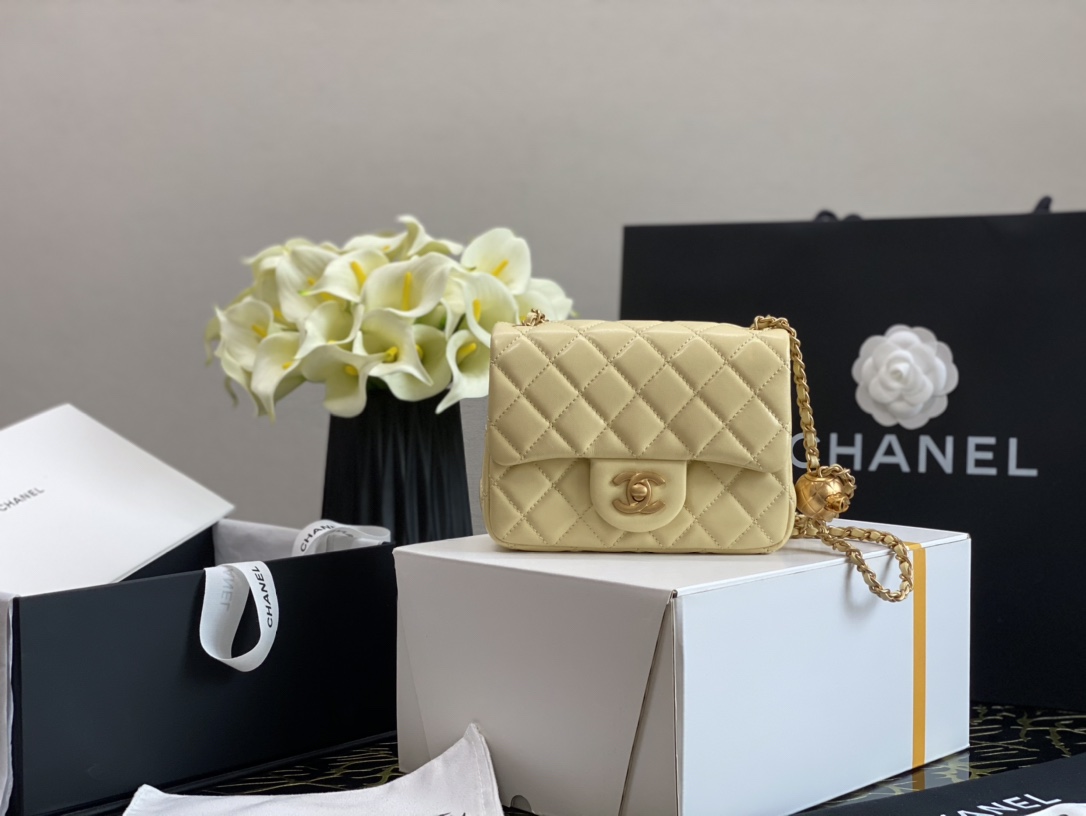 Ch**el small charm strap flap bag lambskin sunshine as1786 13 x 18 x 7 cm