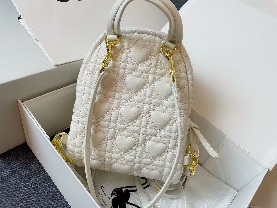 D10r mini D10ramour D10r backpack cannage lambskin with heart motif white m9222 16 x 21 x 8.5 cm