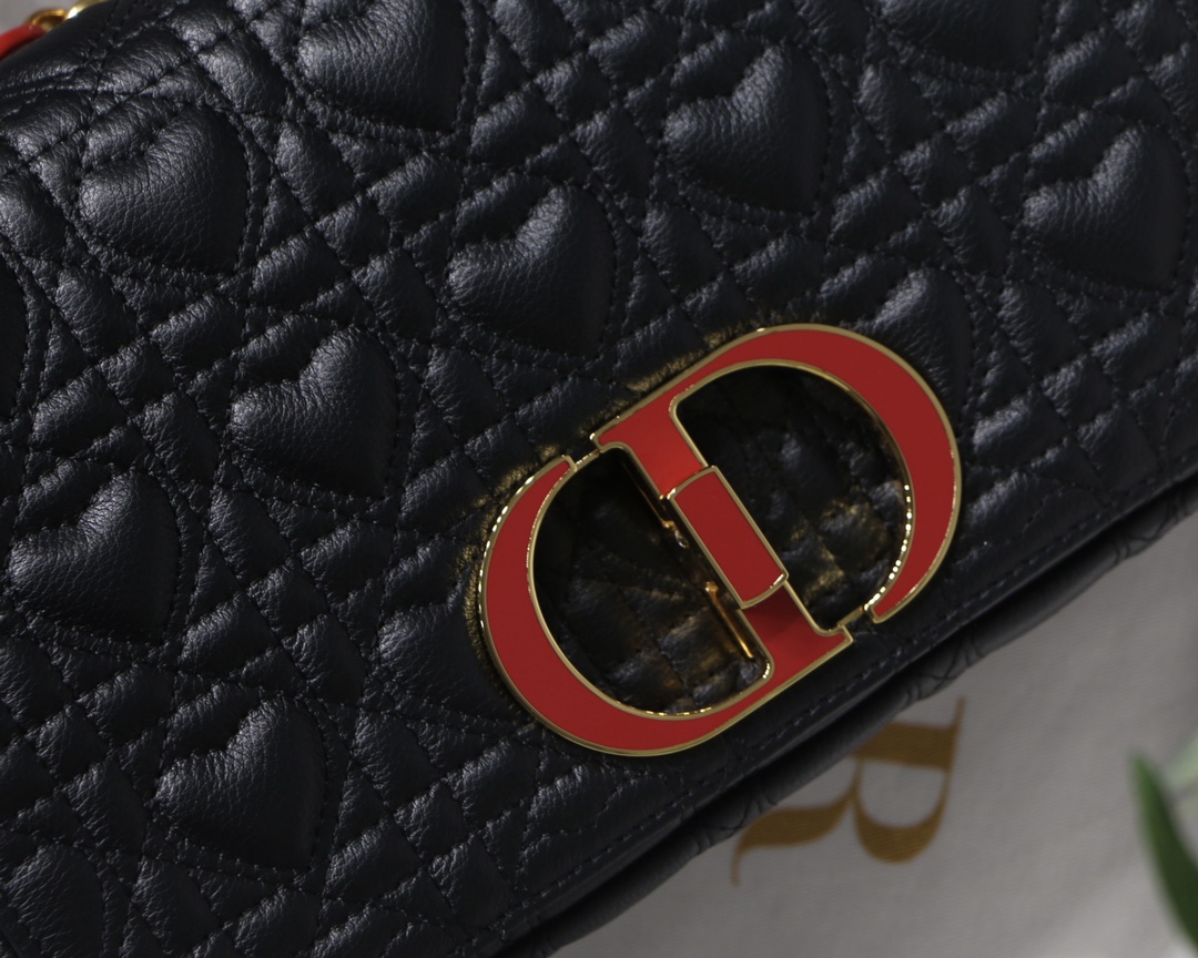 D10r medium D10ramour caro bag cannage calfskin with heart motif black m9242 25.5 x 15.5 x 8 cm