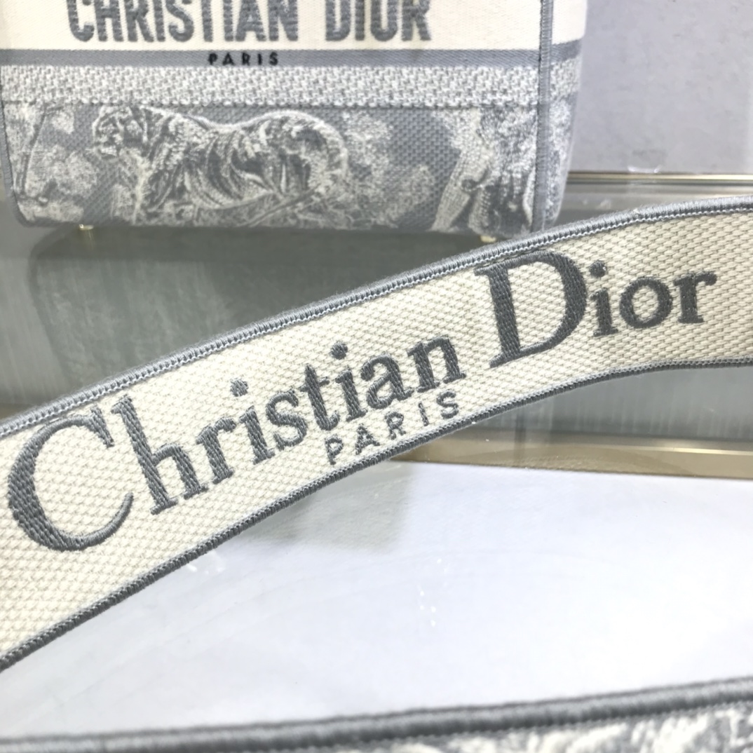 D10r medium lady d-lite bag gray toile de jouy reverse embroidery m0565 23.5 x 20 x 13 cm