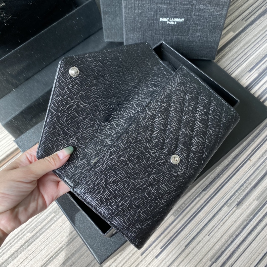 Y51 large monogram flap wallet in grain de poudre embossed leather silver metal 372264 19 x 11 cm