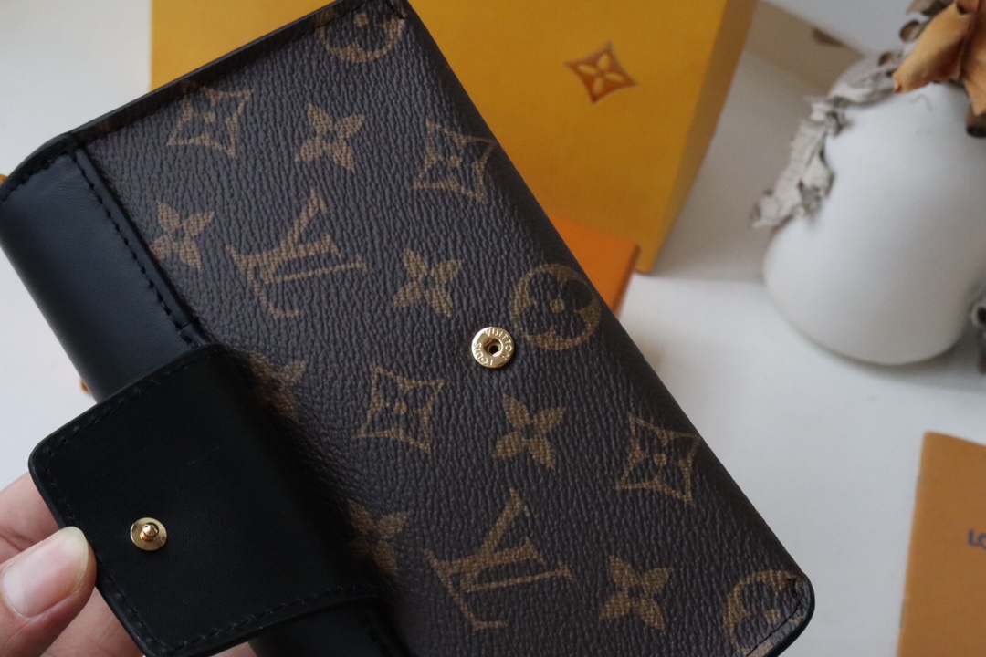 l0vis Vvtt0n padlock on strap monogram canvas black m80559 19 x 11 x 3 cm