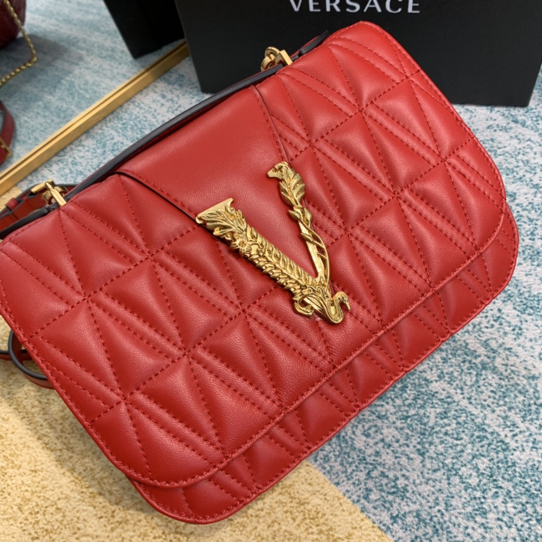 VERASACE VIRTUS QUILTED Shoulder Bag Red DBFG985 24 x 9 x 16.5 cm