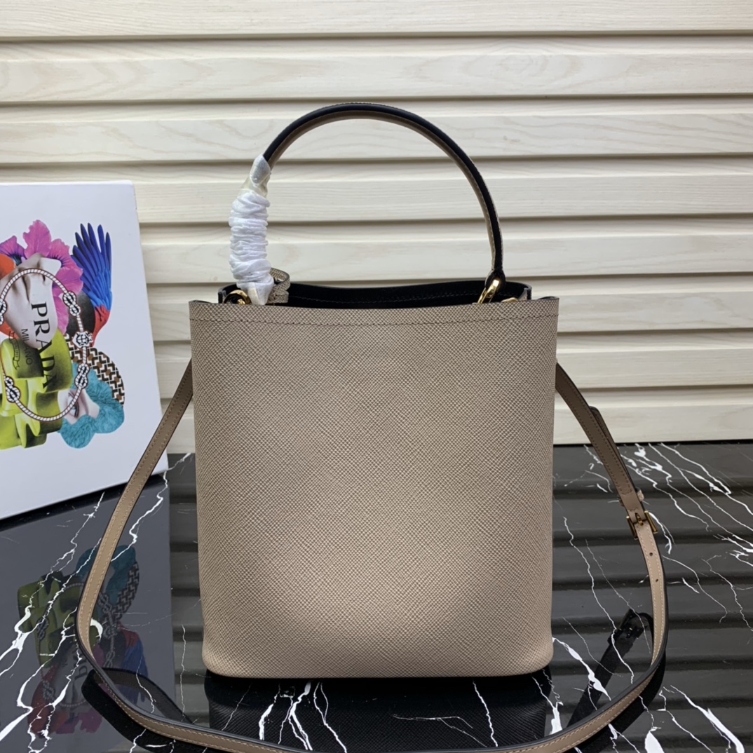 Pra*a medium panier saffiano leather bag beige 1ba212 22 × 23 × 13 cm