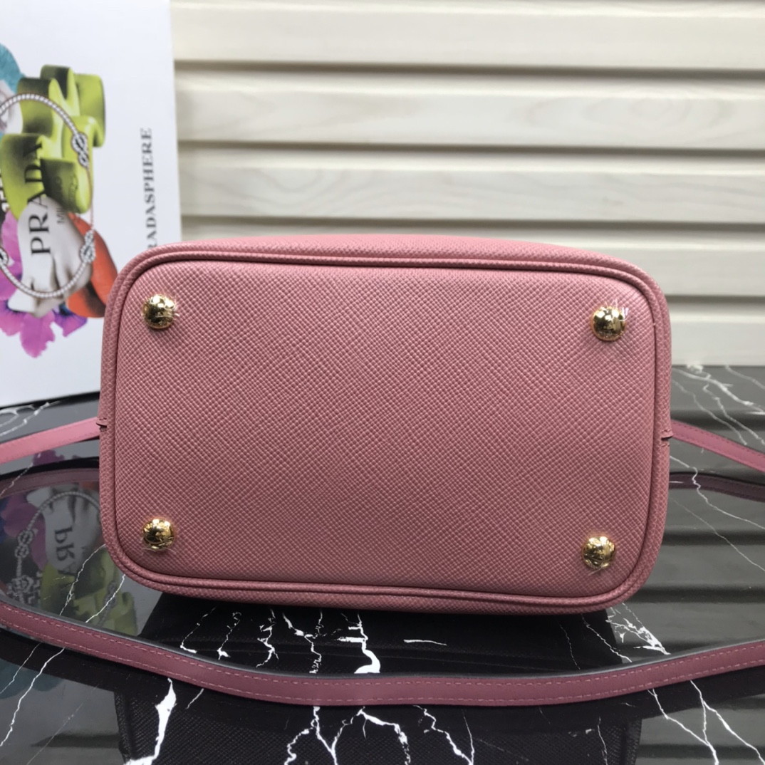 Pra*a medium panier saffiano leather bag light pink and red 1ba212 22 × 23 × 13 cm