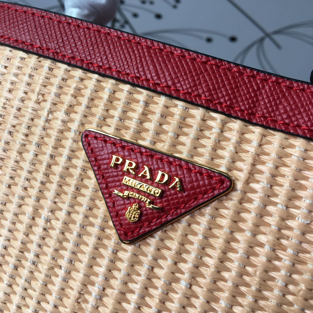 Pra*a medium straw panier bag red 1ba212 13 x 22 x 23 cm