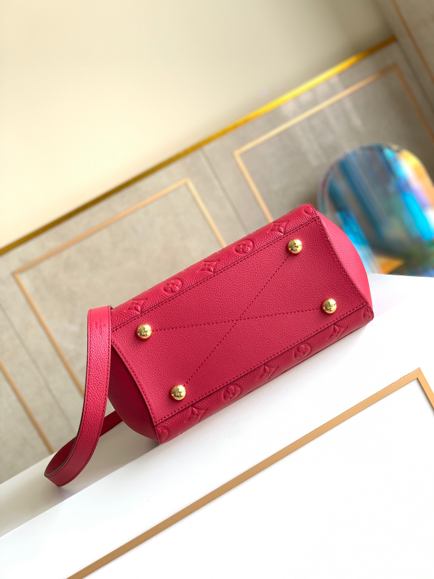 l0vis Vvtt0n montaigne bb monogram empreinte leather pink m42747 29 x 20 x 13 cm