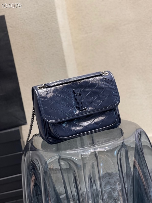 Y51 niki medium crinkled vintage leather dark blue 4988940 28 x 20 x 8 cm