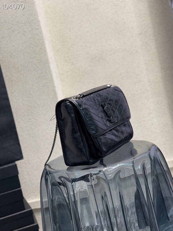 Y51 large crinkled vintage leather black 4988830 32 x 23 x 9 cm