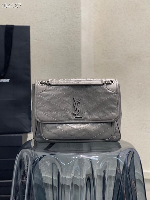 Y51 large crinkled vintage leather grey 4988830 32 x 23 x 9 cm