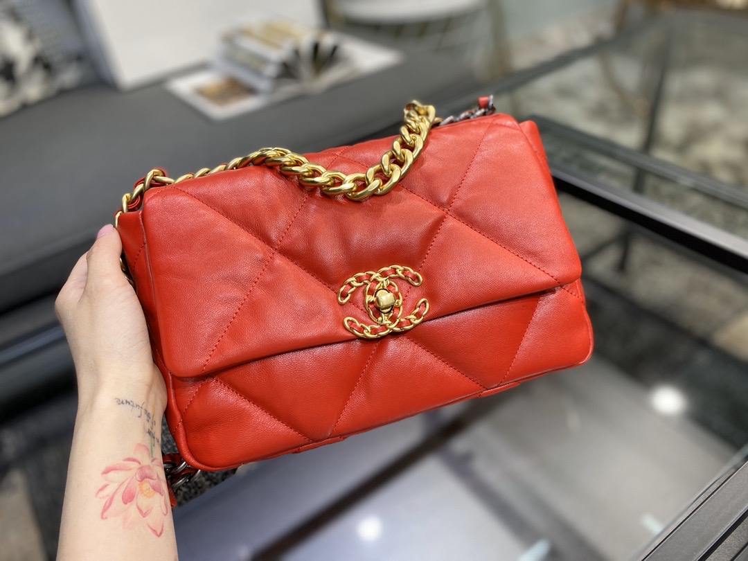 Ch**el 19 handbag lambskin red as1160 26cm