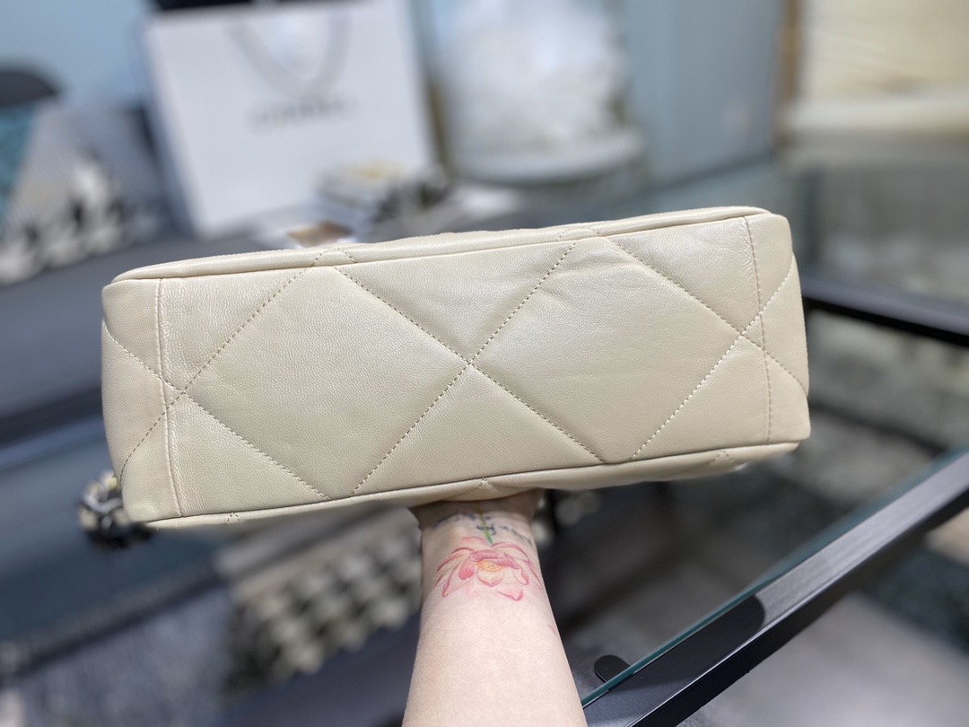 Ch**el large 19 handbag lambskin beige as1161 30cm