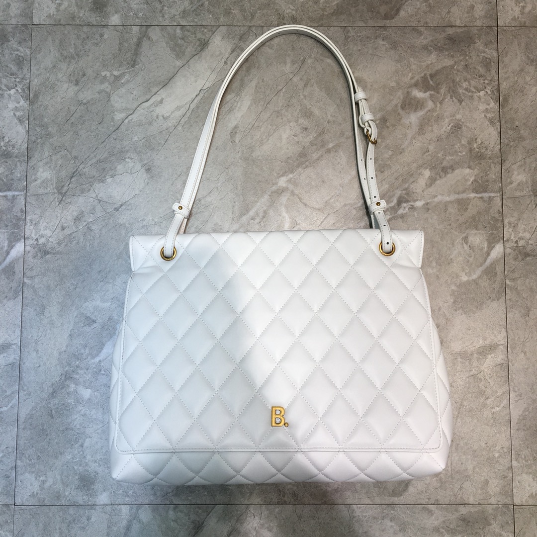 ba1en*iaga large buckle shoulder bag d1am0nd pattern leather G01den metal white 37 x 8 x 29 cm
